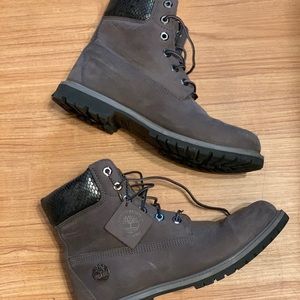 Women’s gray timberland boots with snake skin